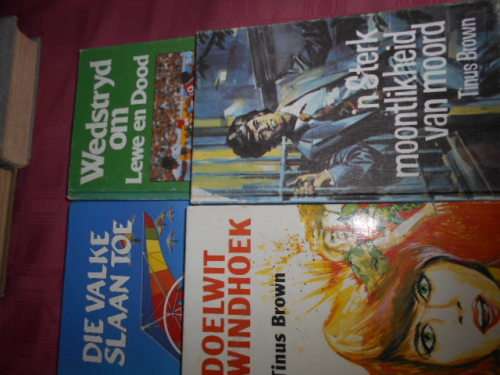 4   TINUS BROWN BOEKE - Wedstryd Lewe en Dood,,Moontlikheid,, Doelwit Windhoek, Valke slaan toe