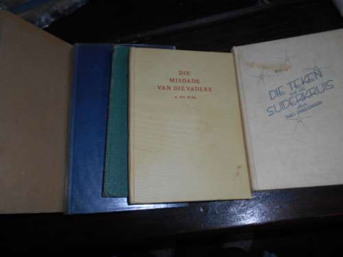 5 BOEKE - Vervreemde Erfgenaam, Teken Suiderkruis, Dwaalwee, Gebarste kruik and Misdade vaders