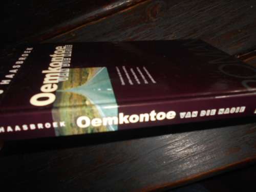 Oemkontoe van die nasie  -  (Satirriese terugblik 2005) PJ Haasbroek   Protea 2001 hardeband
