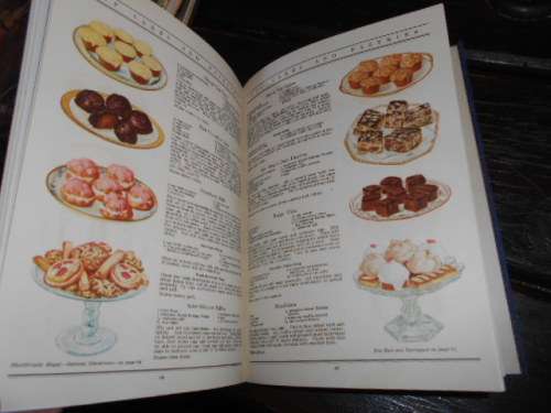Any One Can Bake Royal Baking Powder Cookbook Antique Recipes Food rare 1929  hardback