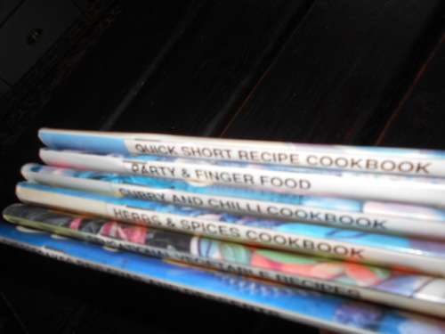 6 WOOLWORTHS NEW STEP BY STEP  MURDOCK AUSTRALIAN KITCHEN SOFTBACKS