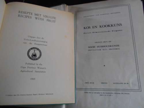2 boeke Kos en Kookkuns -1ste Gemetriseerde ed.. 2. Resepte  vrugte  1965 Vroue landbou