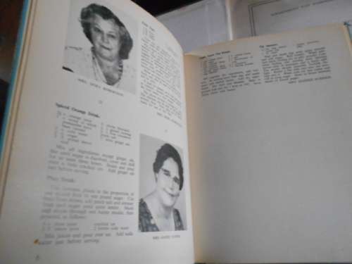 2 boeke Kos en Kookkuns -1ste Gemetriseerde ed.. 2. Resepte  vrugte  1965 Vroue landbou