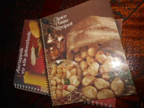 2 Potato books  - Choice Potato recipes and  Aartappels alle geleenthede -Potato Board