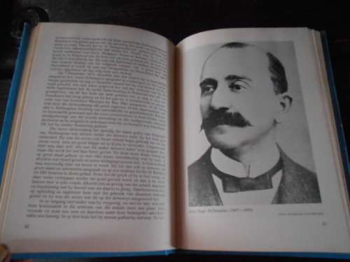 DR. DS KOTZE -(ARGIVARIS TRANSv)  DOORNKLOOF WERELD - (konsentrasiekamp ens)NED. GEREF KERK 1983