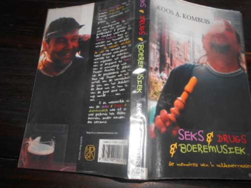KOOS KOMBUIS - BOEREMUSIEK MEMOIRES VAN VOLKSVERRAAIER