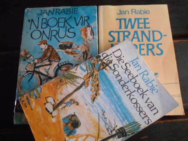 3 JAN RABIE boeke - 2 STRANDLOPERS , SEEBOEK SONDERKOSSERS & BOEK VIR ONRUS