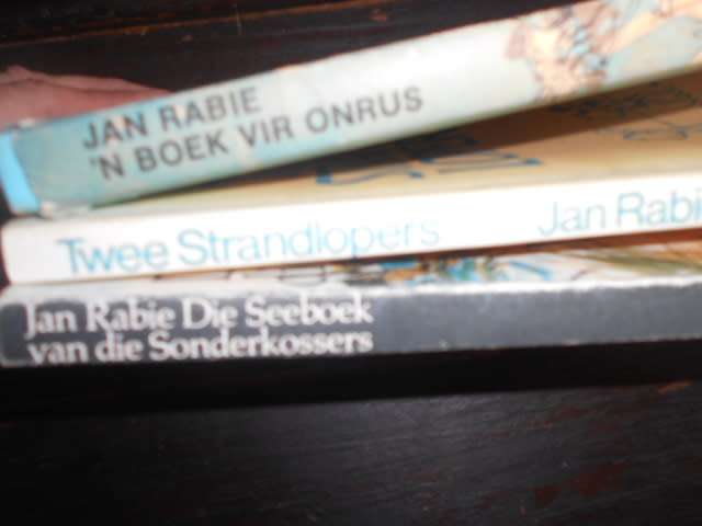 3 JAN RABIE boeke - 2 STRANDLOPERS , SEEBOEK SONDERKOSSERS & BOEK VIR ONRUS