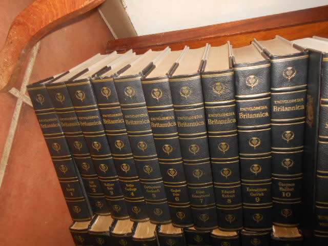 ENCYCLOPAEDIA BRITANNICA 1968 -  FULL SET 24 BOOKS ( 23 + INDEX)