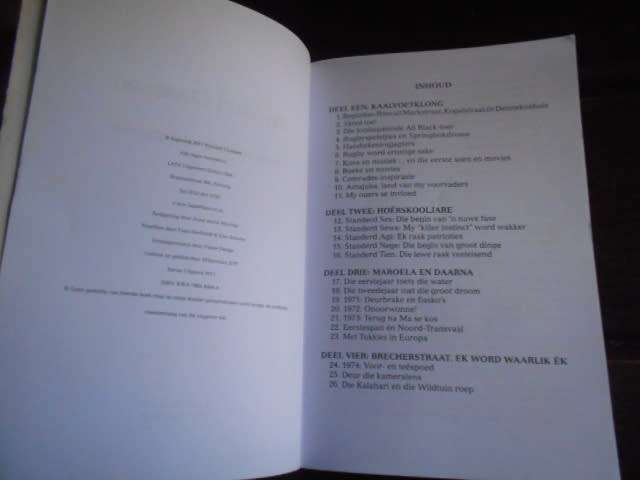 WYNAND CLAASSEN -  Kaalvoetklong tot rugbytoks Lapa uitgewers 2011 geillus sagteband