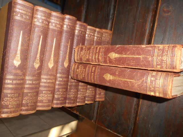 Rare full set of 10 old 1950"s Arthur Mee illustrated Childrens Encyclopaedia
