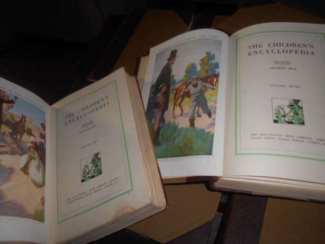 Rare full set of 10 old 1950"s Arthur Mee illustrated Childrens Encyclopaedia