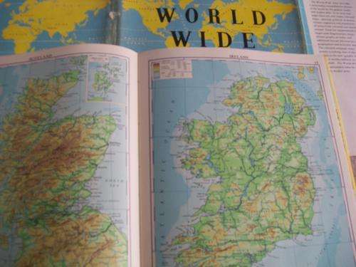 HAROLD FULLARD - PHILIPS WORLD WIDE ATLAS. 64 pages - 90 coloured maps