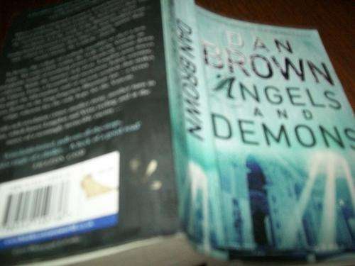 DAN BROWN - 2001 ANGELS AND DEMONS - ancient secret brotherhood novel