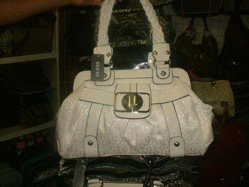 BRAND NEW GUESS HAND BAG