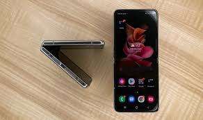 The New 256GB Samsung Galaxy Z-Flip 3 5G Black Brand New Sealed In The BoX