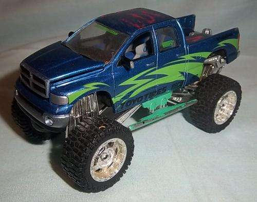 2005 DODGE RAM, DIE CAST AND PLASTIC