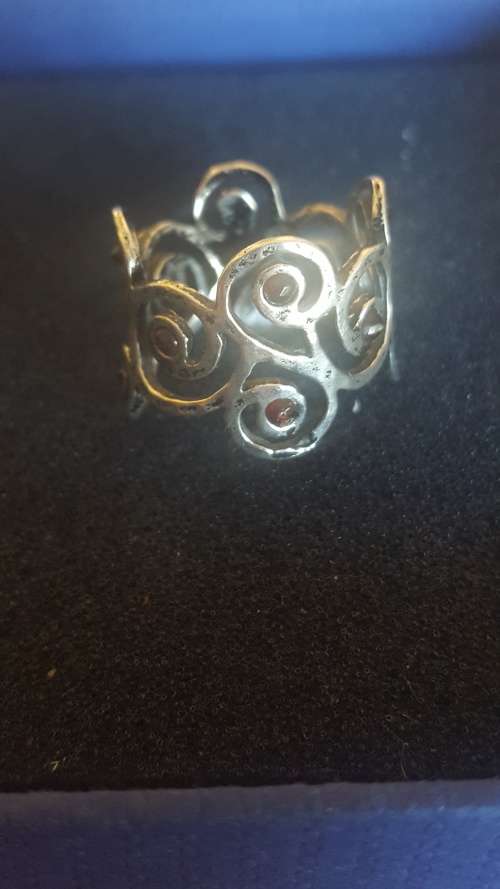 925 SILVER RING WITH GARNET STONES