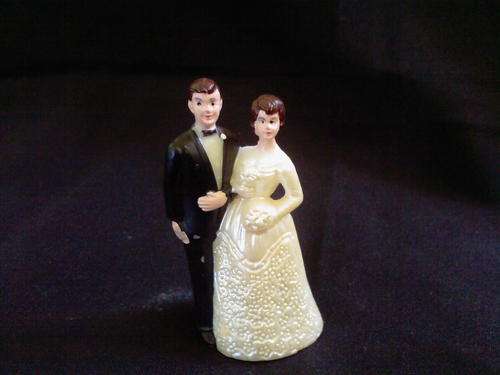 WEDDING CAKE BRIDE AND GROOM DECORATION