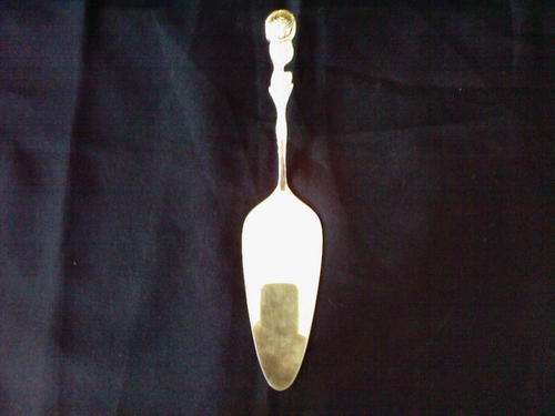 24C GOLDPLATED EETRITE CAKE LIFTER