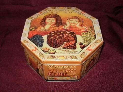MOMMY'S RICH FRUITY CAKE TIN