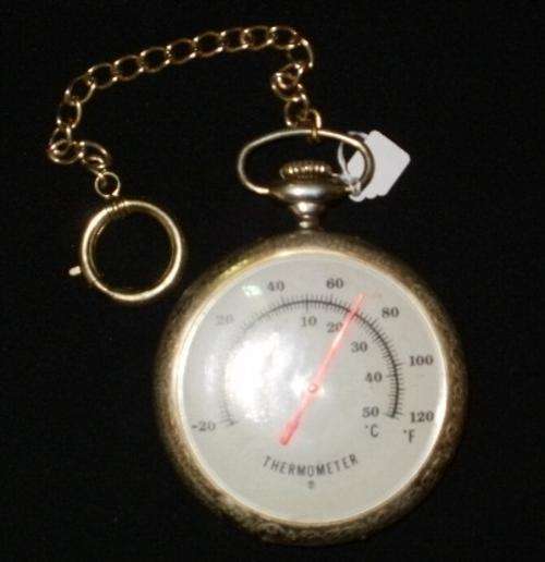 A UNUSUAL POCKETWATCH STYLE THERMOMETER