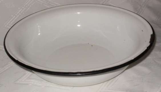 BIG WHITE ENAMEL BOWL