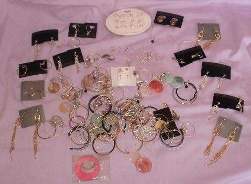 LOT OF FASSION JEWELLERY EAR RINGS