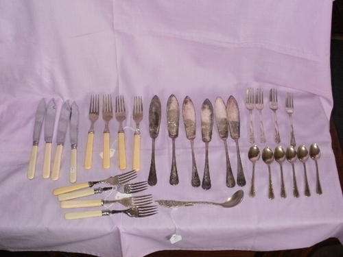 29 PIECES OF CUTLERY STARTING AT R1