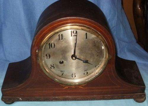 AN EDWARDIAN MANTEL CLOCK STARTING AT R1