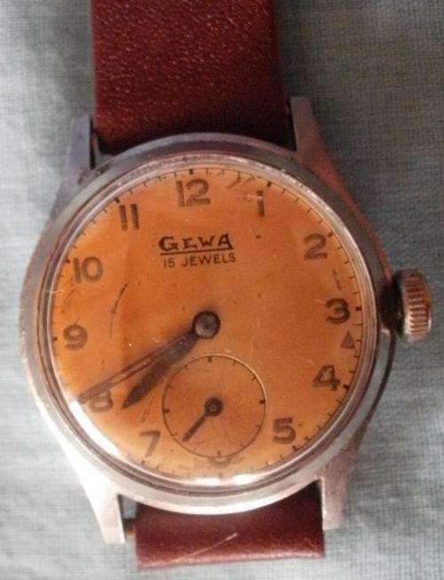 A MEN'S GEWA MECHANICAL WRIST WATCH