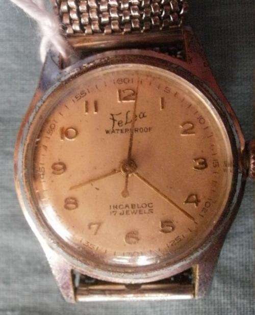 A MEN'S FELCA MECHANICAL WRIST WATCH