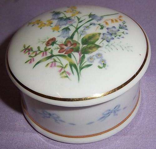 A NICE LITTLE TRINKET BOX BY OBJETS D'ART
