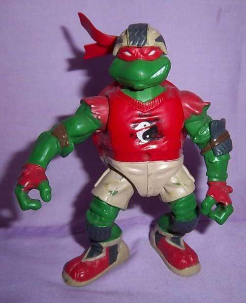 RAPHAEL WITH SKATEBOARD OUTFIT