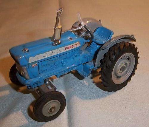 A BLUE CORGI FORD 5000 TRACTOR