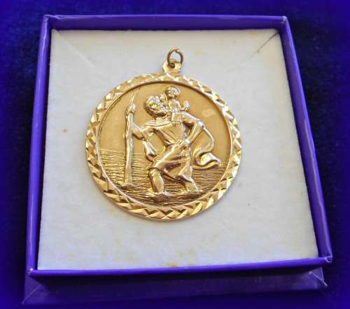 9ct Gold St Christopher Pendant - Patron Saint of travel - 38mm - 6g