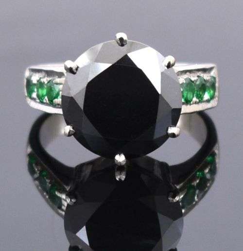CLEARANCE**CERTIFIED 6.50 Ct AAA Genuine Black Diamond Solitaire Ring With Emerald Accents**