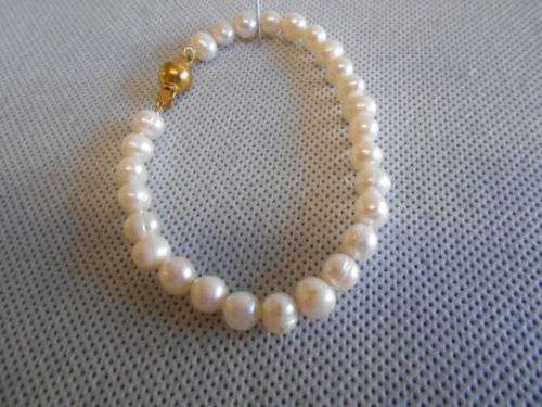 Genuine Pearl Bracelet - Classic and Elegant