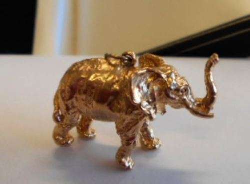 **9ct Gold Elephant - 8.7g - Impressive!