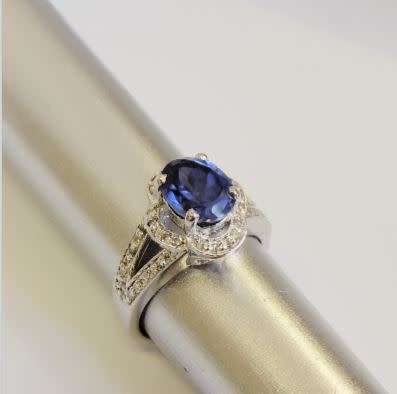**Certified 1.80Ct Tanzanite & Diamond Gold Ring** Stunning!