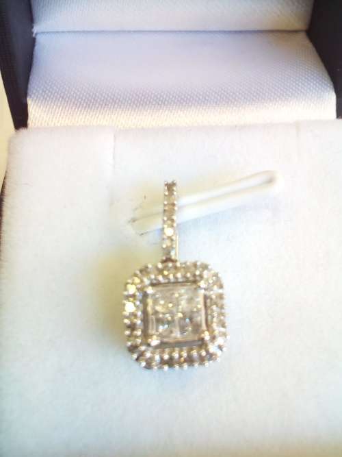 **Certified 0.51ct Genuine Diamond White Gold Pendant - Beautiful**