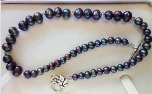 **Genuine Freshwater Pearl Necklace**Stunning Colours