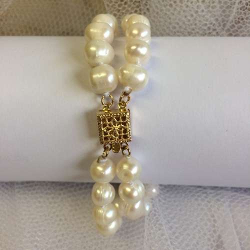 Classic and Elegant Genuine 7-8mm Cultured Freshwater Pearls Double Strand Bracelet 7.5`