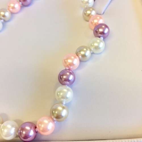 SALE Beautiful Shell Pearl Necklace - Pink Shades