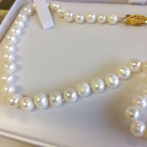 GENUINE CULTURED PEARLS | BLACK OR WHITE | CLASSIC AND ELEGANT