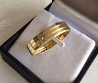 GENUINE DIAMOND 9CT SOLID GOLD RING