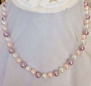 SALE Beautiful Shell Pearl Necklace - Pink Shades