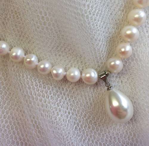 Genuine Pearl Necklace with Shell Pearl Drop Pendant - Beautiful