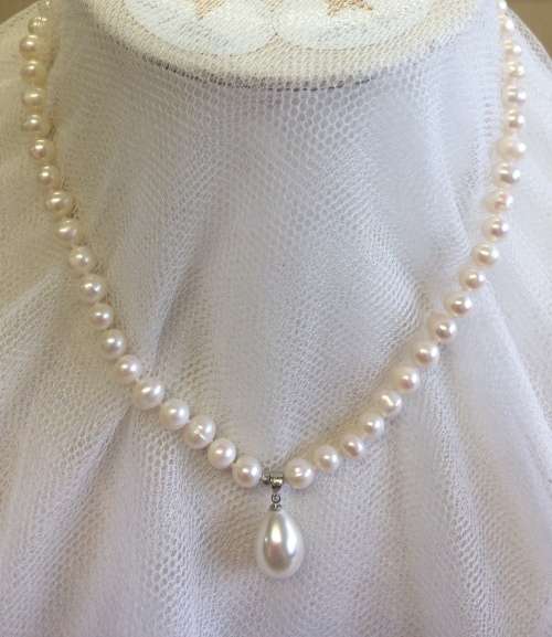 Genuine Pearl Necklace with Shell Pearl Drop Pendant - Beautiful