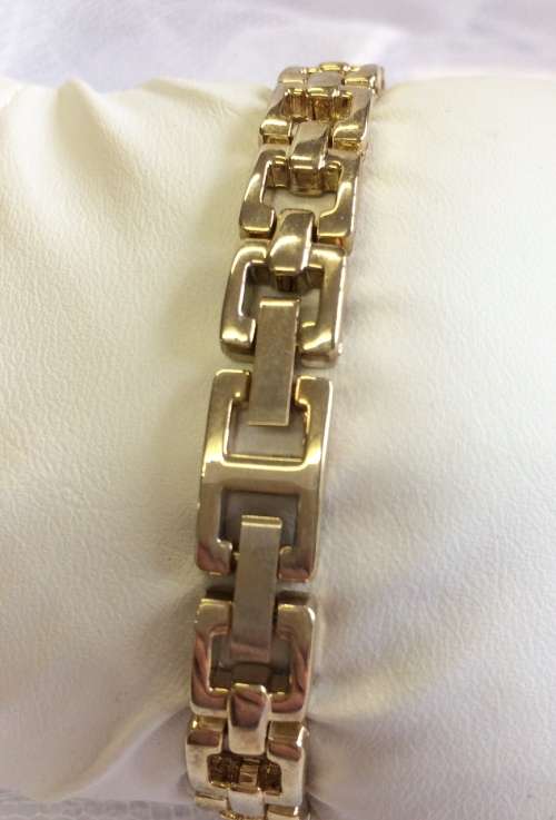 SALE! Classic Ladies Gold Bracelet Watch